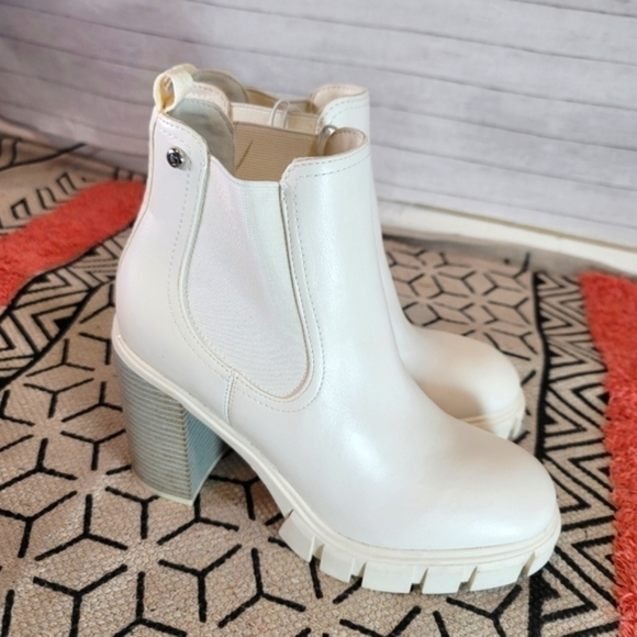 GBG KEONA IVORY CHUNKY PLATFORM BOOTS, SZ 8.5 - Picture 3 of 16